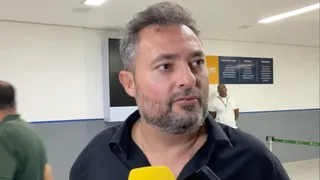 Mattos diz que Athletico buscou treinadores argentinos e defende Wesley Carvalho