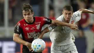 “Começo muito bom”: Jovem do Athletico avalia campanha no Brasileirão
