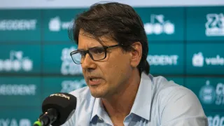 Coritiba muda postura para a última janela de transferências do ano