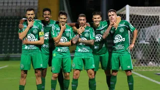 Chapecoense vence Figueirense na Arena Condá e garante acesso na Série B