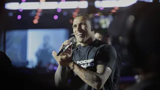 Diante de 30 mil pessoas, Charles do Bronx afirma que será novamente campeão do UFC