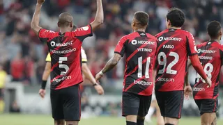 Na Baixada, muito Vitor Roque e Fernandinho, pouco Athletico