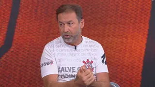 Pressionado, presidente do Corinthians promete “presentes de Natal”