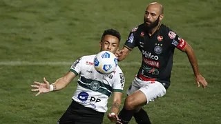 Perto do fim do contrato, Rafinha recebe proposta de teto salarial do Coritiba