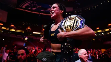 Lenda do MMA deixa aposentadoria de lado e anuncia volta ao UFC