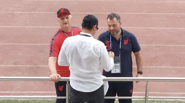 Felipão brinca com a imprensa no último treino do Athletico antes da final