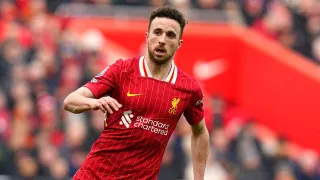 Diogo Jota, estrela do Liverpool e de Portugal, morre em acidente de carro