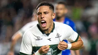 Atacante do Coritiba é anunciado por time do Equador