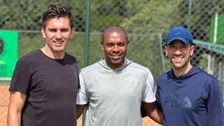 Após saída, ídolo se reúne com ex-jogadores do Athletico