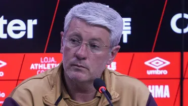 “Vou acabar com você”: Árbitro detalha expulsão de técnico do Athletico