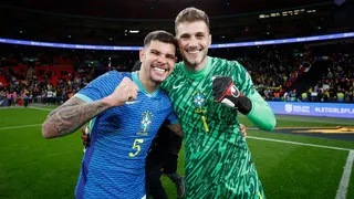 Com Bento no gol, Brasil ganha em Wembley: 1 x 0