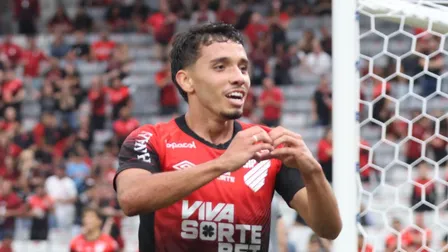 Drama no hospital: Joia do Athletico desabafa e fala sobre recuperação