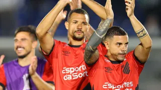 Com quarteto inédito titular, Athletico “acorda” no segundo tempo e evita tropeço