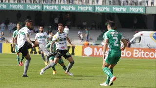 Disfarçado de time, Coritiba empata no Couto