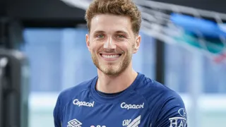 Bento volta ao CT do Athletico antes de apresentação à seleção brasileira