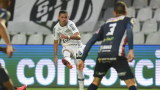 Com golaço de ex-Athletico, Santos elimina o Cianorte; veja o lance