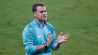 Auxiliar lamenta empate, mas elogia atuação do Coritiba: “Moral subindo”