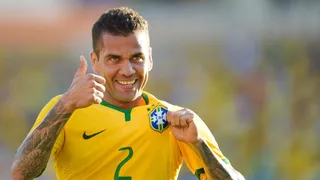 CBF convocou Pedro e Daniel Alves. Fla disse não. São Paulo não tem o que dizer