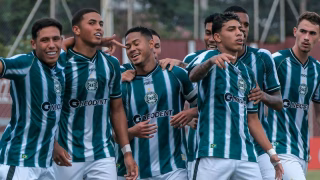 Coritiba goleia Monte Azul e garante classificação na Copinha