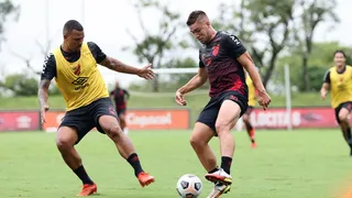 Em pré-temporada, Athletico agenda jogo-treino contra o Criciúma