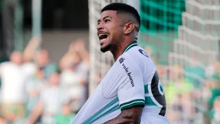 Líder em dribles, Lucas Ronier explode na Série B e se valoriza ainda mais no Coritiba