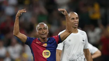 Com Romário, Cafu e Rivaldo, jogo de lendas reúne milhares de pessoas na Ligga Arena