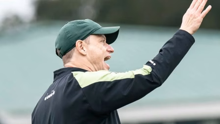 Seabra pode ganhar reforço após permanência no Coritiba