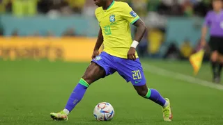 Vini Júnior sofre racismo de jogador espanhol após eliminação do Brasil
