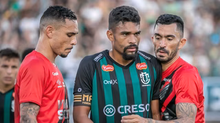 Pênalti era interpretação e VAR não deve intervir; empate foi bom para o Athletico