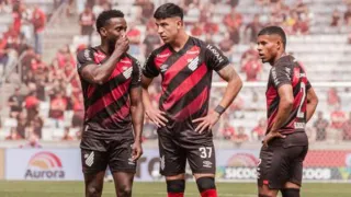 Destaque do Athletico, gringo ex-Corinthians diz viver melhor momento no Brasil