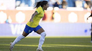 Debinha marca e Brasil vence Canadá na estreia do técnico Arthur Elias