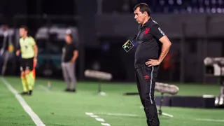 Athletico demite técnico Fábio Carille após vexame na Libertadores