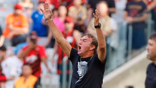 Cuca dá aula e o Athletico corta o papo do Inter