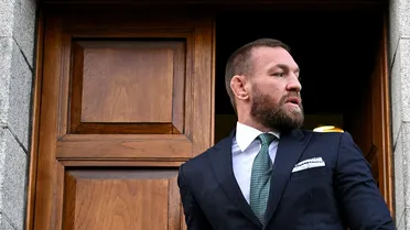 Conor McGregor troca o octógono pelo palácio: Lutador recusa luta para concorrer à presidência