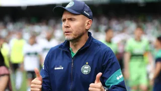 “Questão de honra”: Torcida do Coritiba faz dura cobrança ao elenco