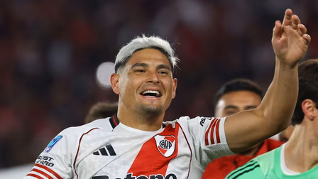 Athletico negocia contratação de atacante do River Plate