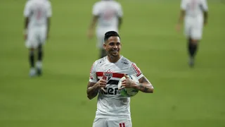 São Paulo bate Grêmio, ganha a 1ª partida no ano e ainda sonha no Brasileirão