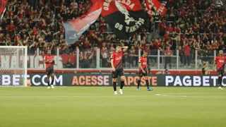 Com 2023 irregular, Athletico tem queda em premiação acumulada de campeonatos