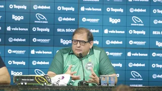 Guto Ferreira defende elenco e quer recuperar a confiança no Coritiba