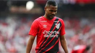 Nikão revela por que Varini o afastou no Athletico