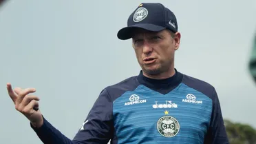 Goleiro se recupera de lesão e aumenta a disputa no Coritiba