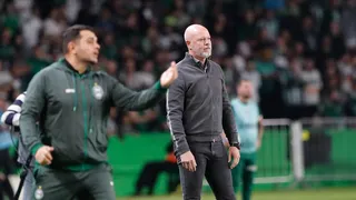 Zago nega intenção de deixar Coritiba, lamenta “herança” e se diz tranquilo com críticas