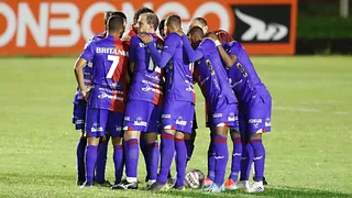 Renan pede desculpas ao torcedor do Paraná: “A porrada é grande”