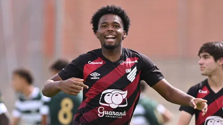 Athletico bate o Sporting e carimba vaga nas semis do Mundial de Clubes Juvenil