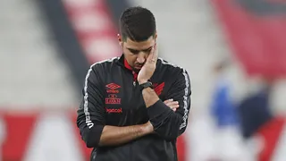 Após vexame, técnico António Oliveira deixa o Athletico