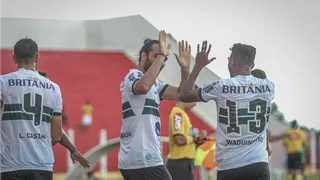 Estreantes dão nova cara, mas Coritiba comete mesmas falhas de 2020 em vitória