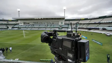 Série B na TV aberta? Emissora negocia a transmissão da competição