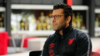 Alberto Valentim tem nome publicado no BID e estreia contra o Atlético-GO