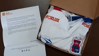 Torcedor do Paraná que festejou com Medina recebe presente de patrocinadora