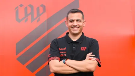 Técnico do Athletico manda recado antes de estreia no clássico contra o Paraná Clube
